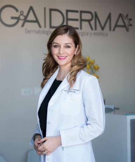 Dra. Diana Gabriela Rodríguez Tapia en la clínica GA Derma