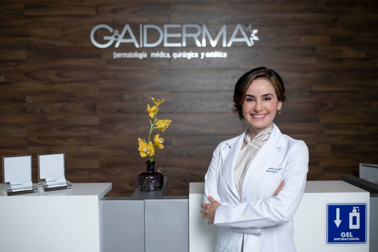 Dra. Maria Alejandra Zuluaga Sepulveda en la recepción de GA Derma